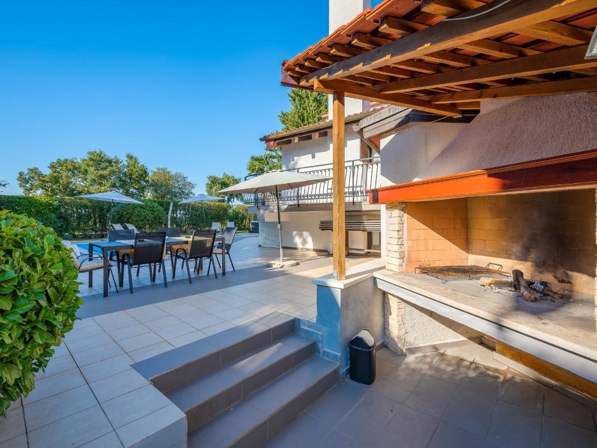 Villa Martimar With Pool And Hot Tub In Istria Rosini Exterior foto