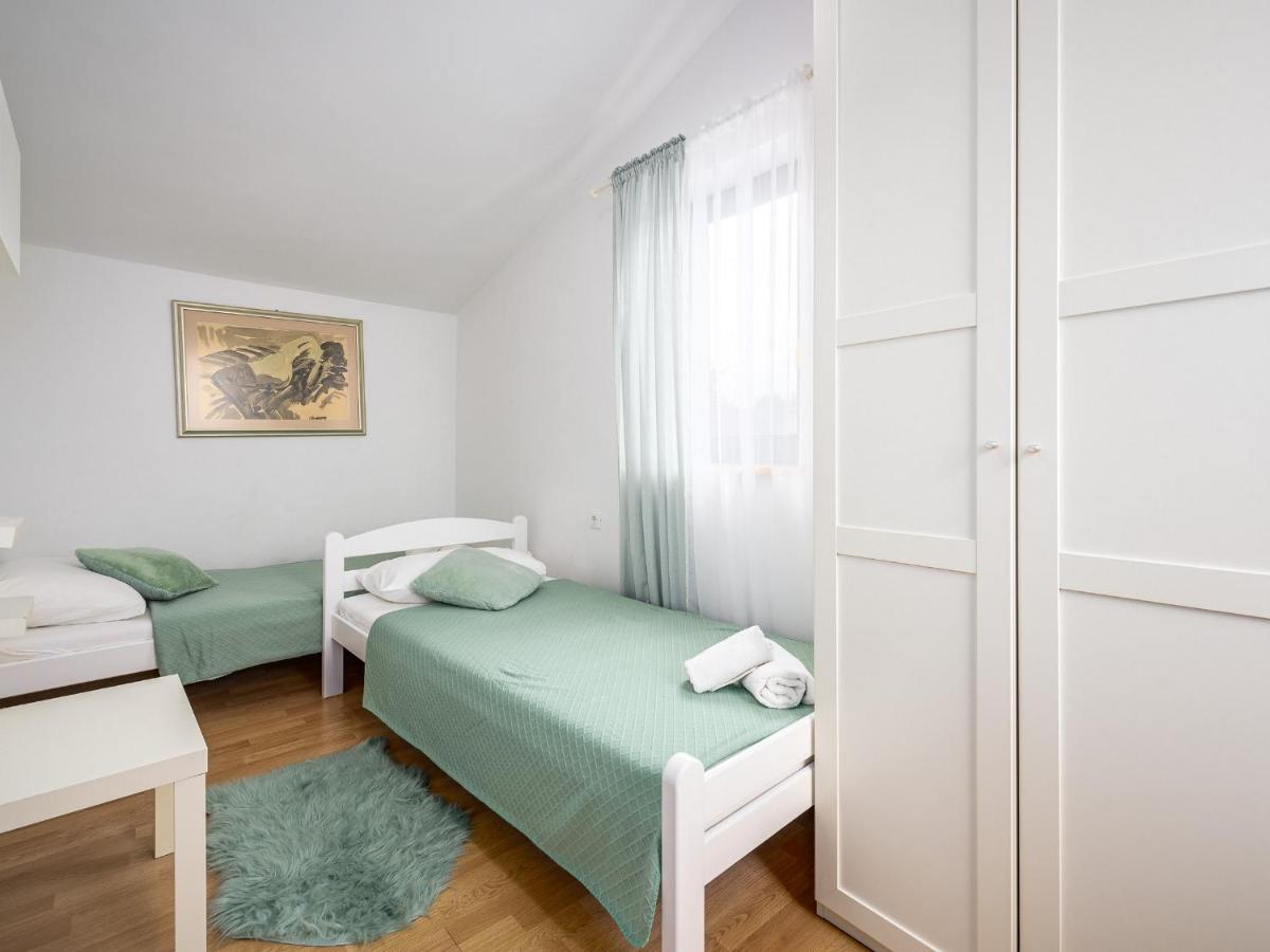 Villa Martimar With Pool And Hot Tub In Istria Rosini Exterior foto
